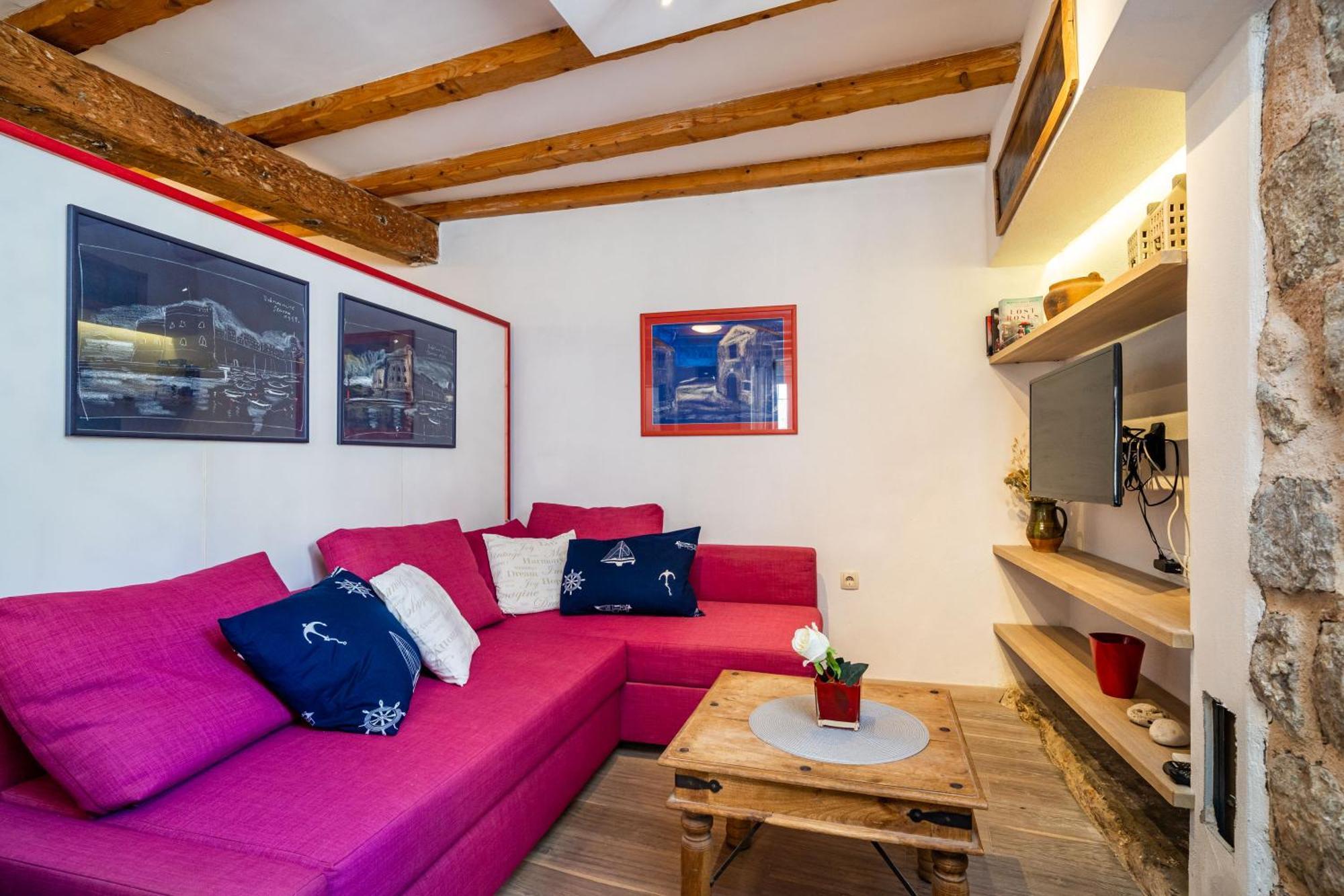 Apartment Old Town Historical 2 *